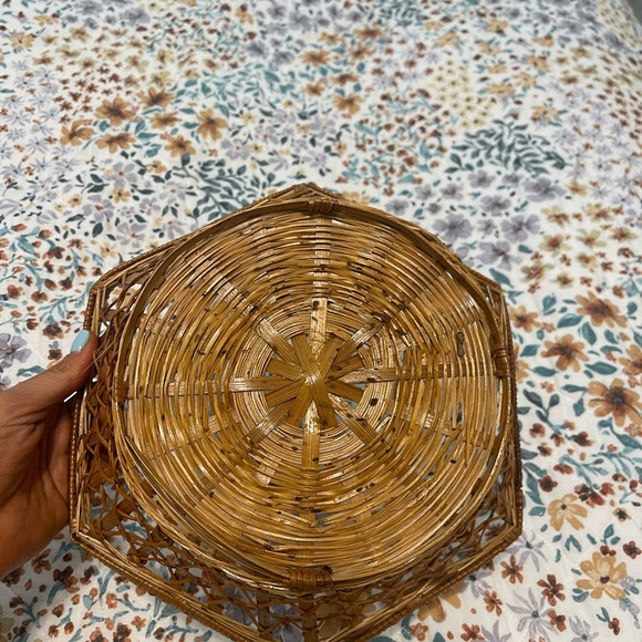 Vintage Wicker basket - Picture 3 of 3